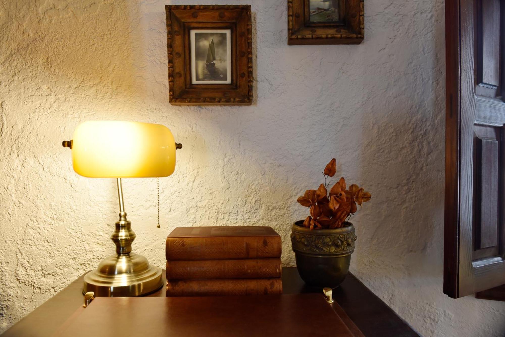 Anastasia'S Windmill And Anastasia'S Studio Plaka  Bagian luar foto