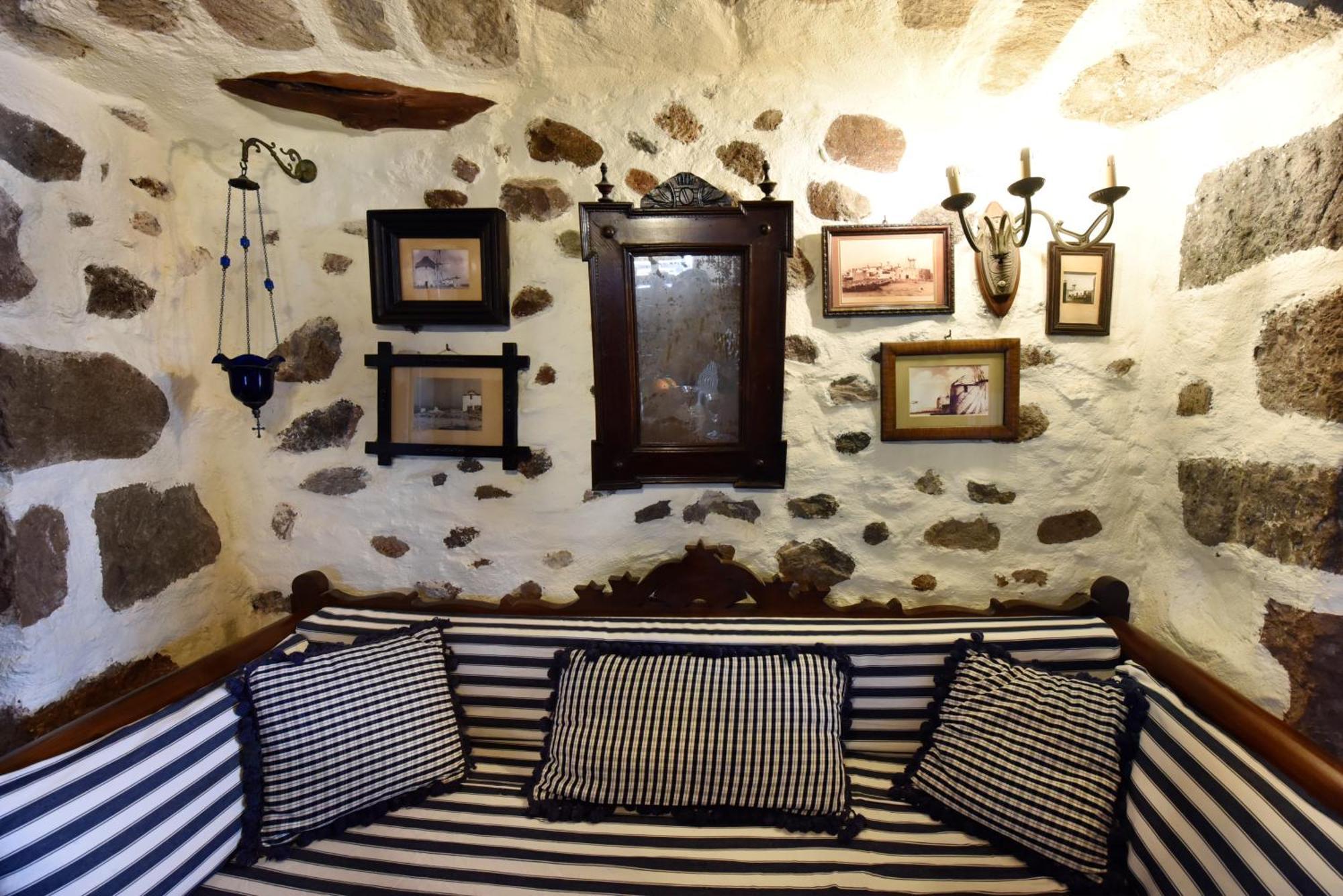 Anastasia'S Windmill And Anastasia'S Studio Plaka  Bagian luar foto